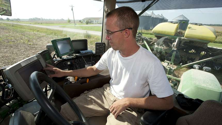 Precision Farming Act Would Give Farmers Access To Broadband Internet